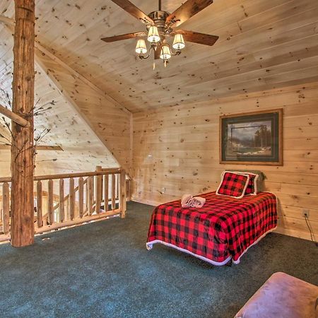 The Phoenix Cabin With Hot Tub In Gatlinburg! Kültér fotó