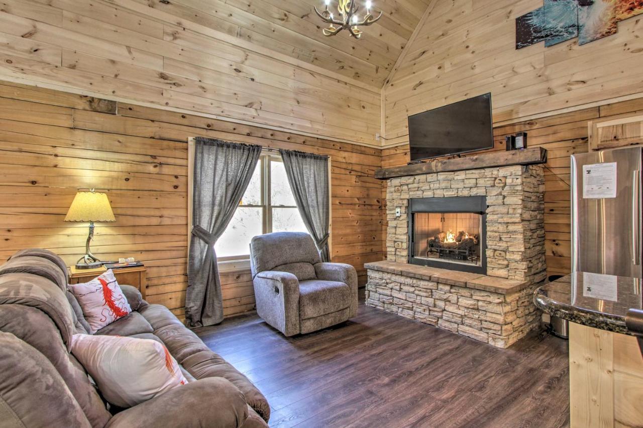 The Phoenix Cabin With Hot Tub In Gatlinburg! Kültér fotó