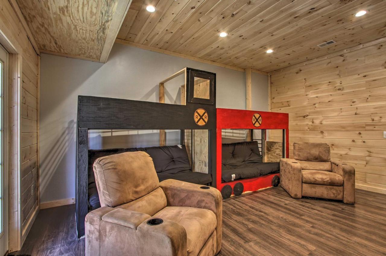 The Phoenix Cabin With Hot Tub In Gatlinburg! Kültér fotó