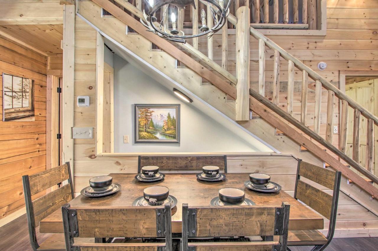 The Phoenix Cabin With Hot Tub In Gatlinburg! Kültér fotó